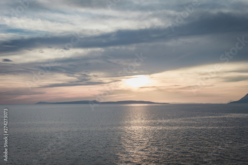 Sonnenuntergang über dem Meer 