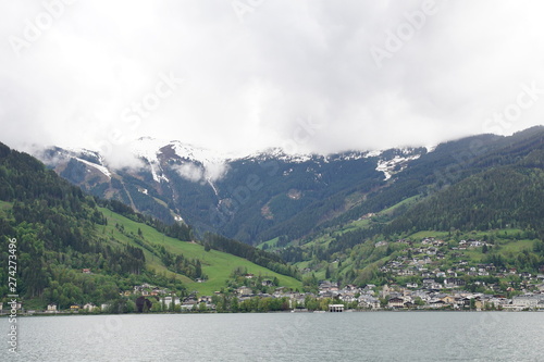 Aussicht auf Zell am See und die Berge beim Kitzsteinhorn