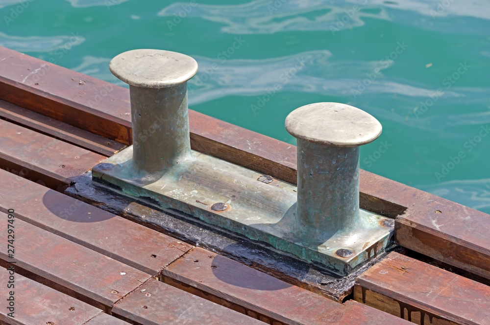 Berth bollard for mooring of ships Berth bollard for mooring of ships