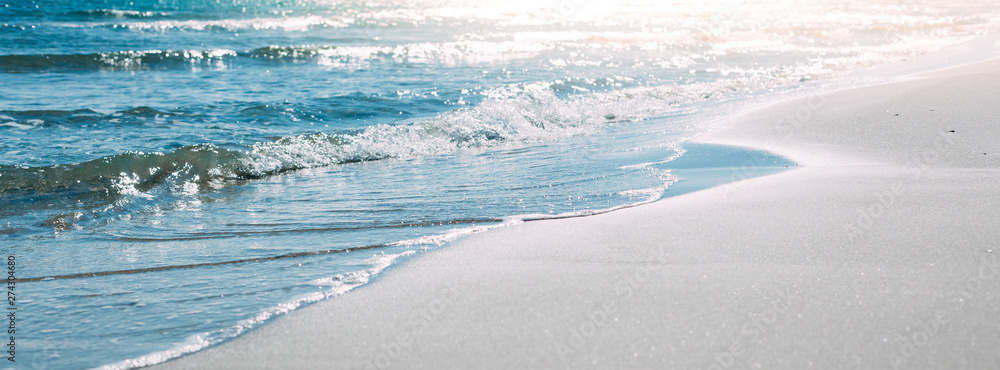 Summer sand beach and seashore waves background - obrazy, fototapety, plakaty 