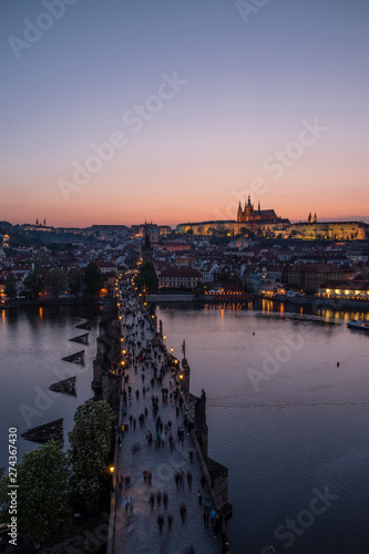 Vedute al tramonto sul Ponte San Carlo di Praga