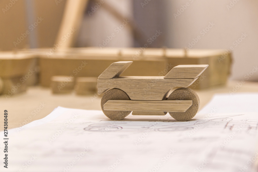 Design sustainable and eco-friendly wooden toys. Ökologisch nachhaltiges Holzpielzeug planen und zeichnen. Design sustainable and eco-friendly wooden toys. Ökologisch nachhaltiges Holzpielzeug planen und zeichnen.