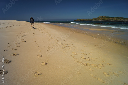 Obraz na płótnie walking a pilgrim´s path in vila nova de milfontes, portugal w salonie