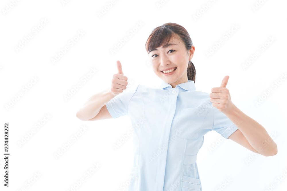 OKを示す若い看護師