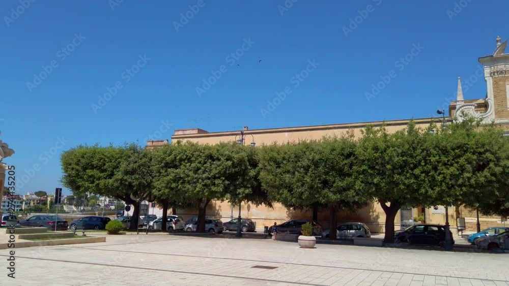 Monumento ai Caduti d'Italia at the Piazza Santa Teresa, Brindisi