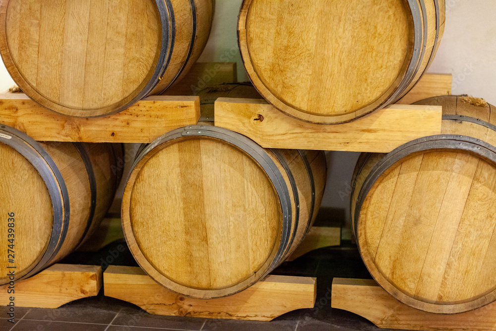 ワイン　樽　山梨　フランス　ドイツ　名酒　ワインラリー　ボトル　グラス　新鮮　陳年　歴史　有名