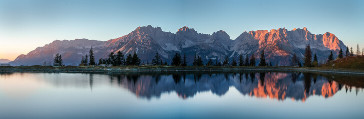 Leinwandbilder Panoramafotos Wilder Kaiser Bergsee Panorama Tirol  © Marco Martycz