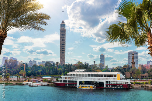 Obraz na płótnie The Nile in Cairo with ships and view on the TV Tower, Egypt w salonie