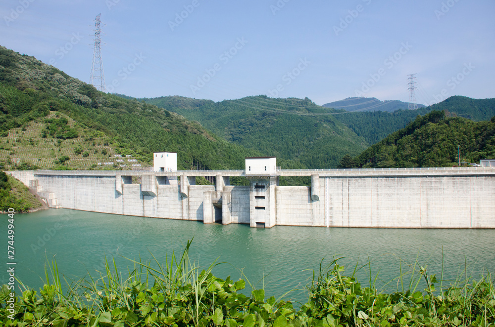 Fototapeta premium 太田川上流の太田川ダム(静岡県周智郡森町)