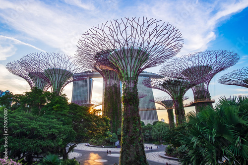 Koncepcja podróży Singapur, punkt orientacyjny i popularny wśród atrakcji turystycznych