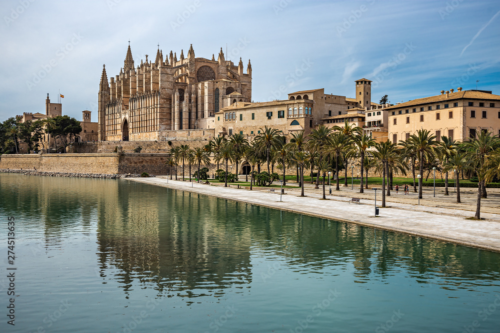 General panoramic view of the Cathedral of Palma de Mallorca