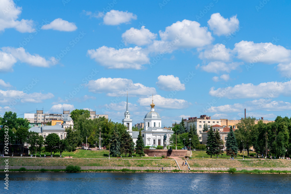Набережная Афанасия Никитина на берегу Волги в Твери.