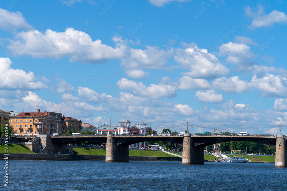Новый Волжский мост через реку Волга в Твери.
