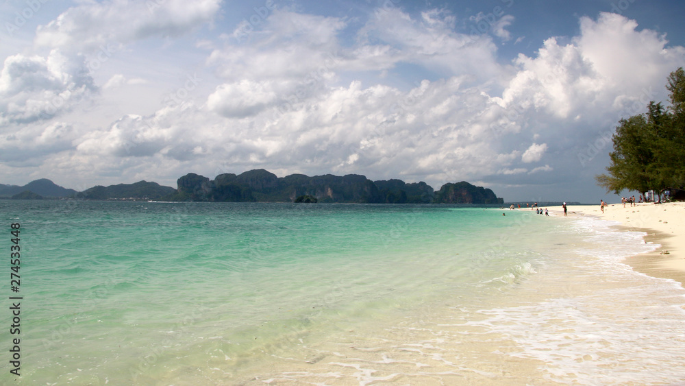 Fototapeta premium Koh Poda island sandy beach, the Andaman Sea, Krabi Province, Thailand