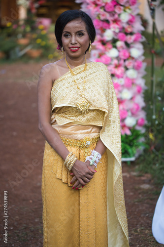 Beautiful thai bride on wedding day
