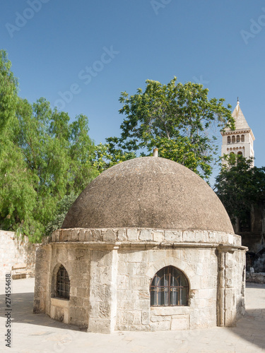 Wallpaper Mural Dome and the cells on the roof of the Church of the Holy Sepulchre in Jerusalem Torontodigital.ca
