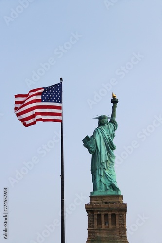 Statue of Liberty with US Flag - New York – USA  © Markus S.