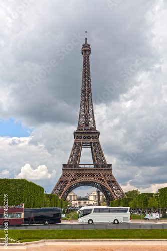 Eiffel tower in Paris © oleg_ru