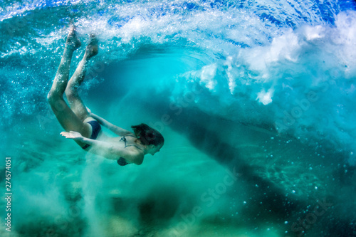 Diving wave underwater