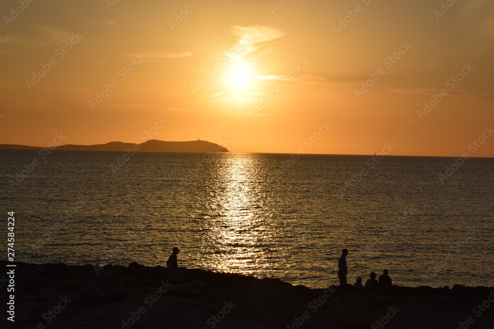 puesta de sol en san antonio, ibiza. Café del mar puesta de sol en san antonio, ibiza. Café del mar