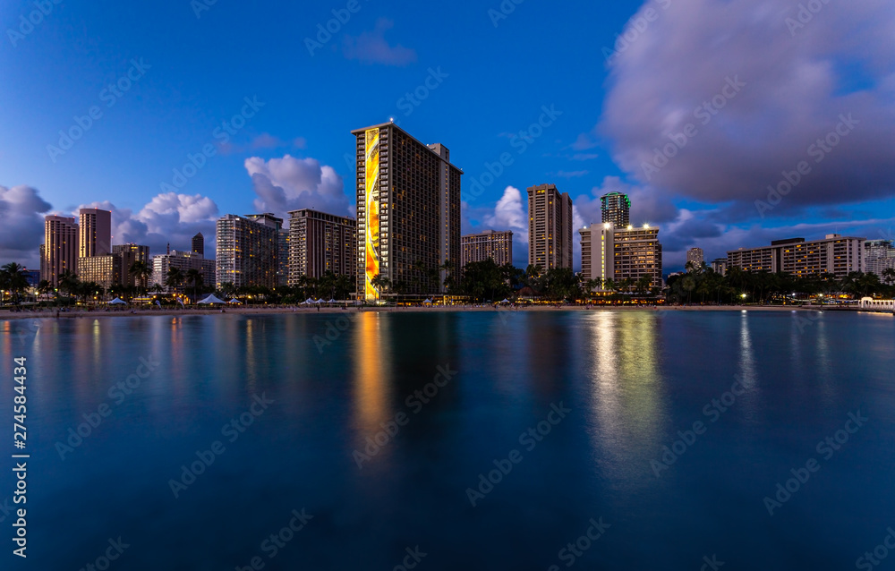Naklejka premium Honolulu skyline