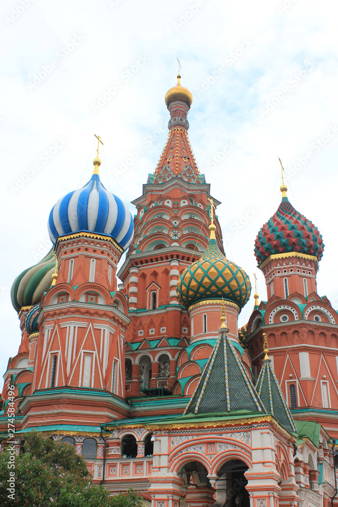 Saint Basil's Cathedral (Cathedral of Vasily the Blessed) on Red Square in Moscow, Russia. Famous city icon and UNESCO World Heritage Site 
