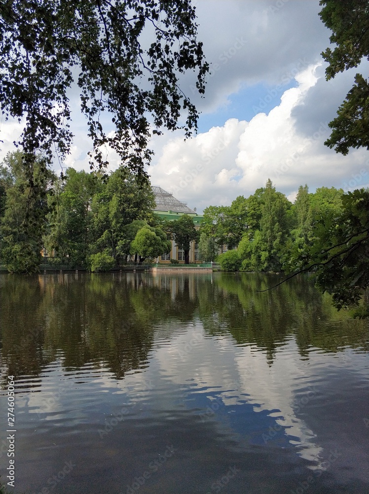 Obraz premium the charm and beauty of the city park