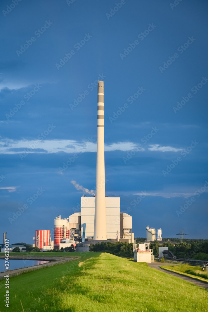 Steinkohlekraftwerk erwirtschaftet Elektrizität Steinkohlekraftwerk erwirtschaftet Elektrizität