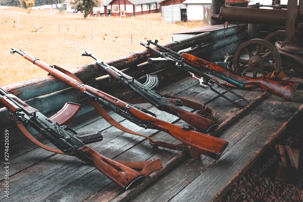 True Machine Guns Rifles Foto de military training. the weapon is at the ready. machine guns ...