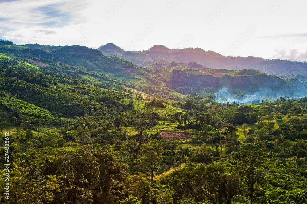 Fototapeta premium Landscape view on green nature and mountains in Chiapas, Mexico, Yucatan peninsula, near to San Cristobal de las Casas