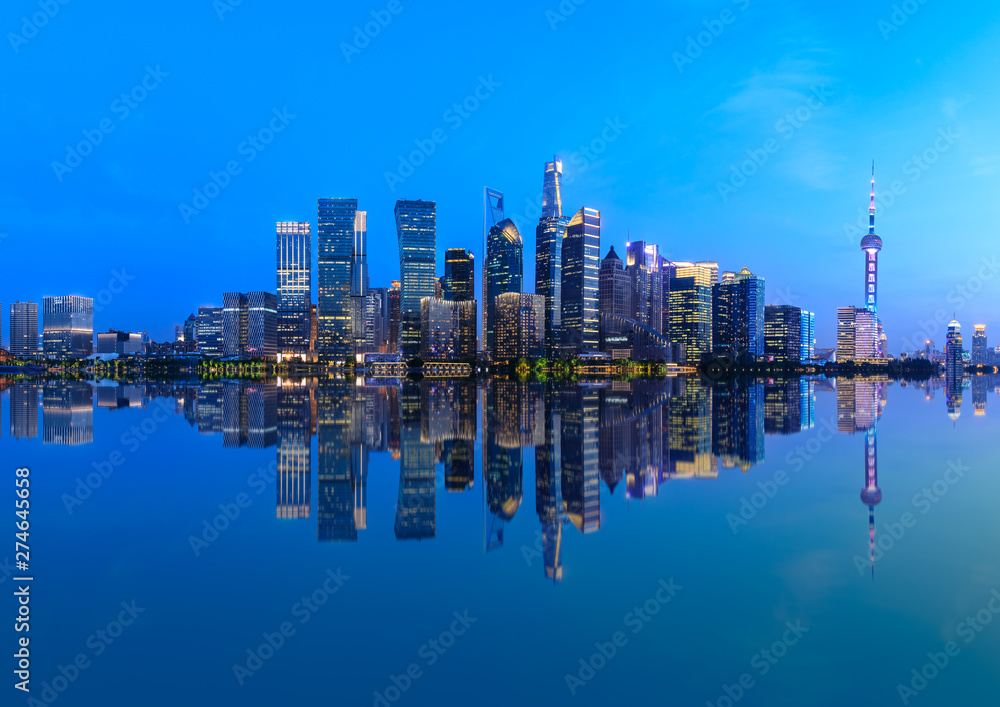 Obraz premium Shanghai skyline with modern urban skyscrapers at night,China