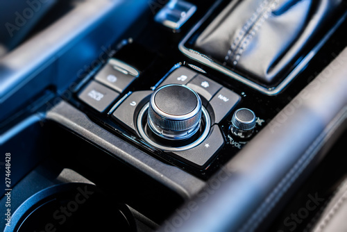 modern car transmission shiftier © voyata