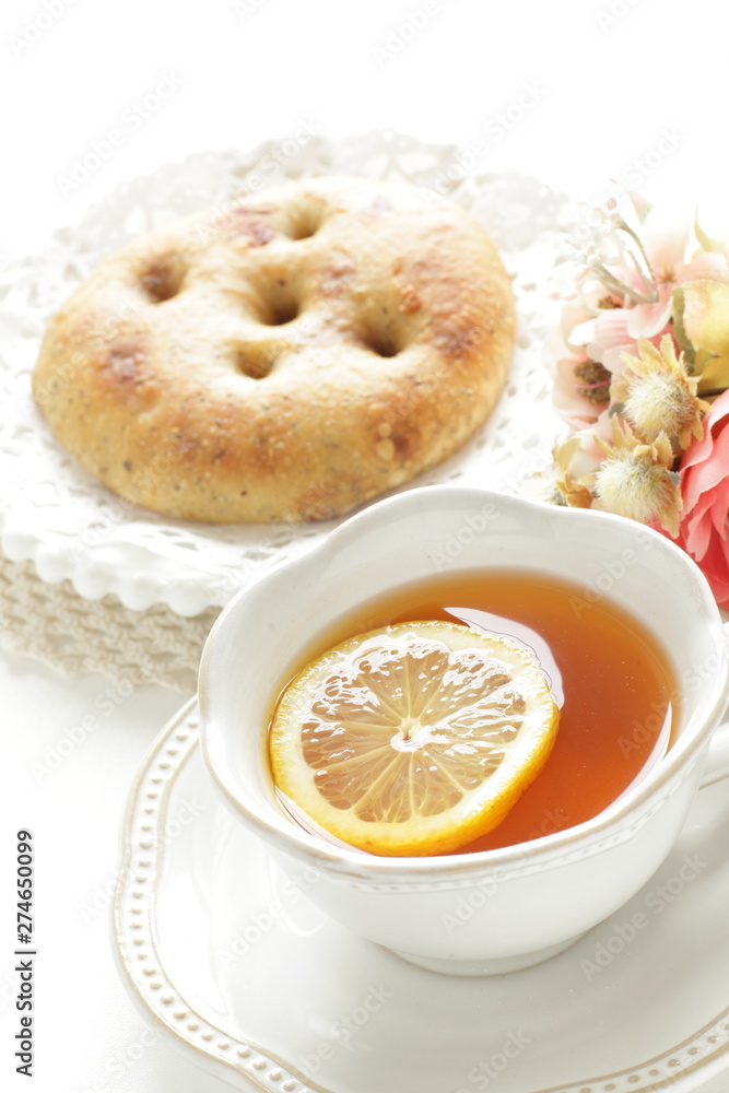 Lemon tea and foccacia Lemon tea and foccacia