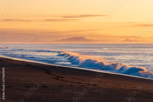 Warm ocean  Pacific coast  ocean economy  Kamchatka Peninsula  sunny beach  warm picture