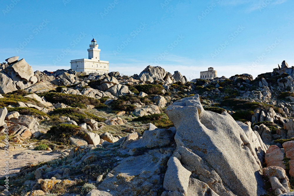 Sardinien Capo Testa Leuchtturm in Felsenlandschaft