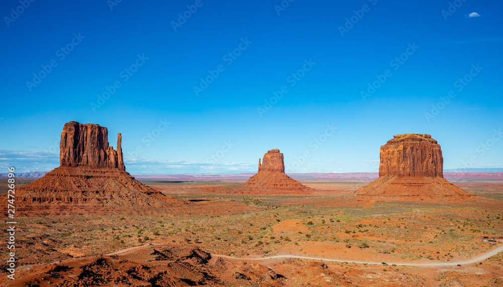 Monument Valley Tribal Park in the Arizona-Utah border, USA Monument Valley Tribal Park in the Arizona-Utah border, USA