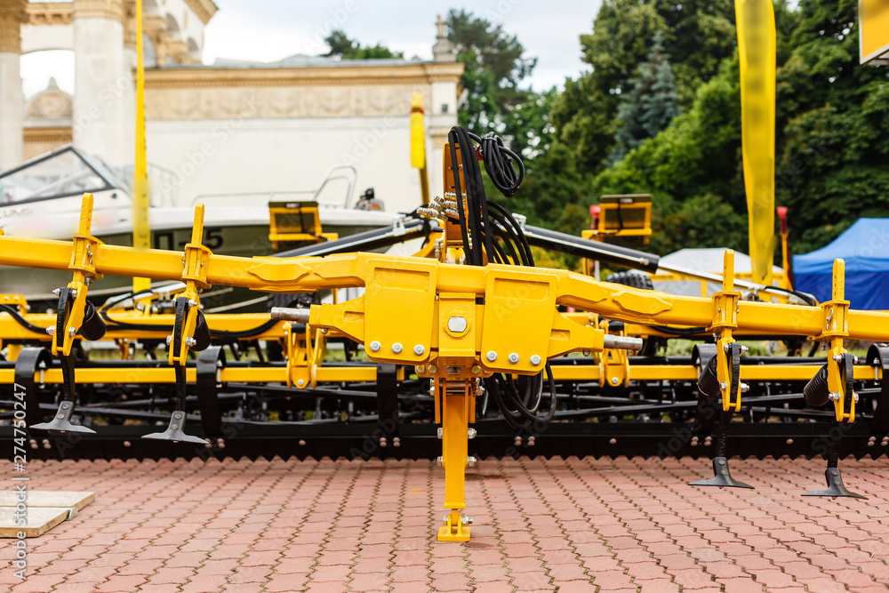 Agricultural machinery. The elements and components of agricultural techniques