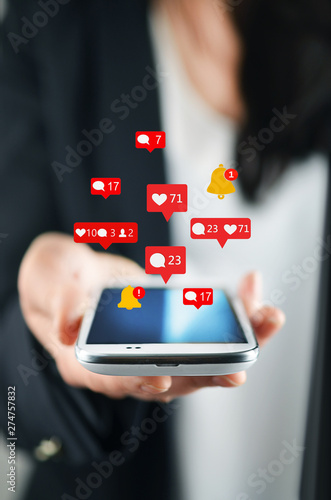 Phone virtual notifications social media