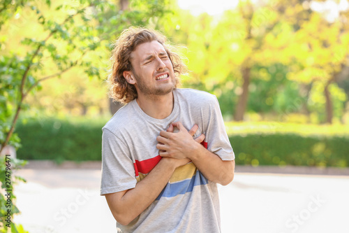 Young man suffering from pa...
