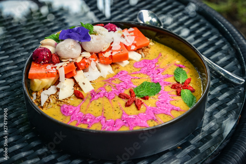 Smoothie bowl with granola