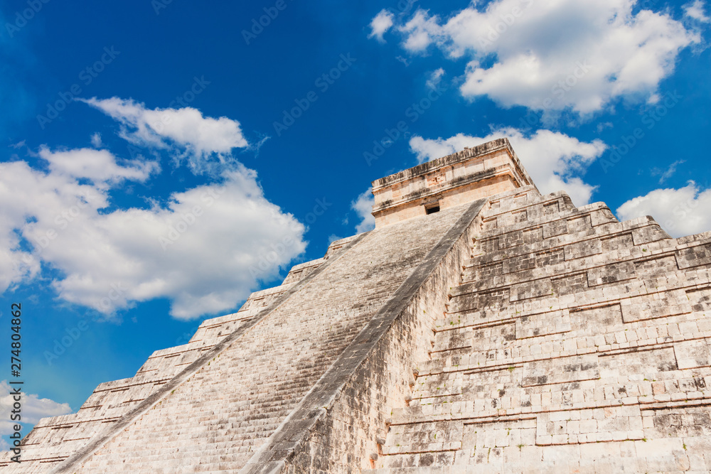 Mexico Chichen Itza Maya Ruins - The El Castillo pyramid. Uxmal, Yucatan, Mexico Mexico Chichen Itza Maya Ruins - The El Castillo pyramid. Uxmal, Yucatan, Mexico