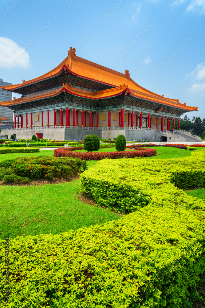 Obraz premium Awesome view of scenic garden and the National Theater, Taiwan