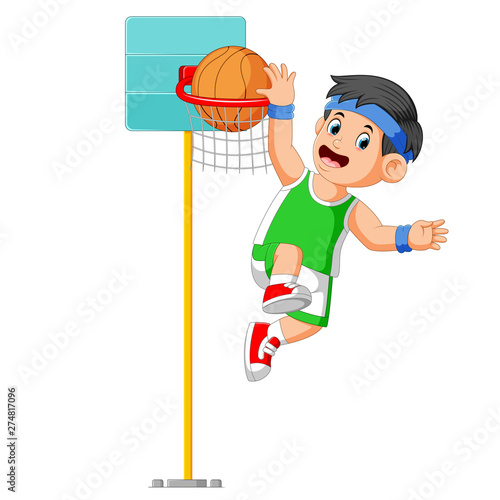 the boy are jumping for make the score in basket ball