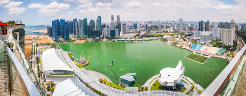 Canvas Print SINGAPORE, SINGAPORE - MARCH 2019: Aerial view over Singapore from Marina Bay Sa