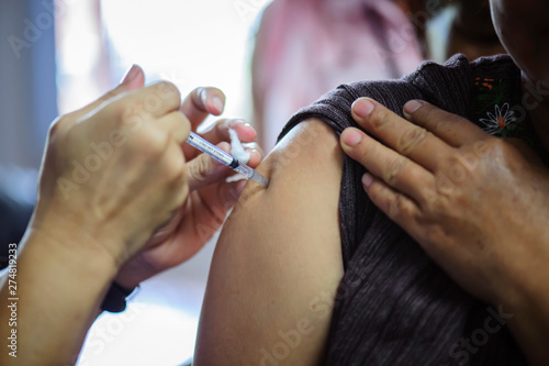Patients are vaccinated from medical personnel: the concept of prevention