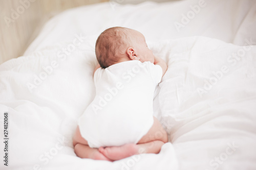 newborn baby sleeps