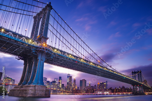 Fototapeta Naklejka Na Ścianę i Meble -  Stunning view of Manhattan Bridge