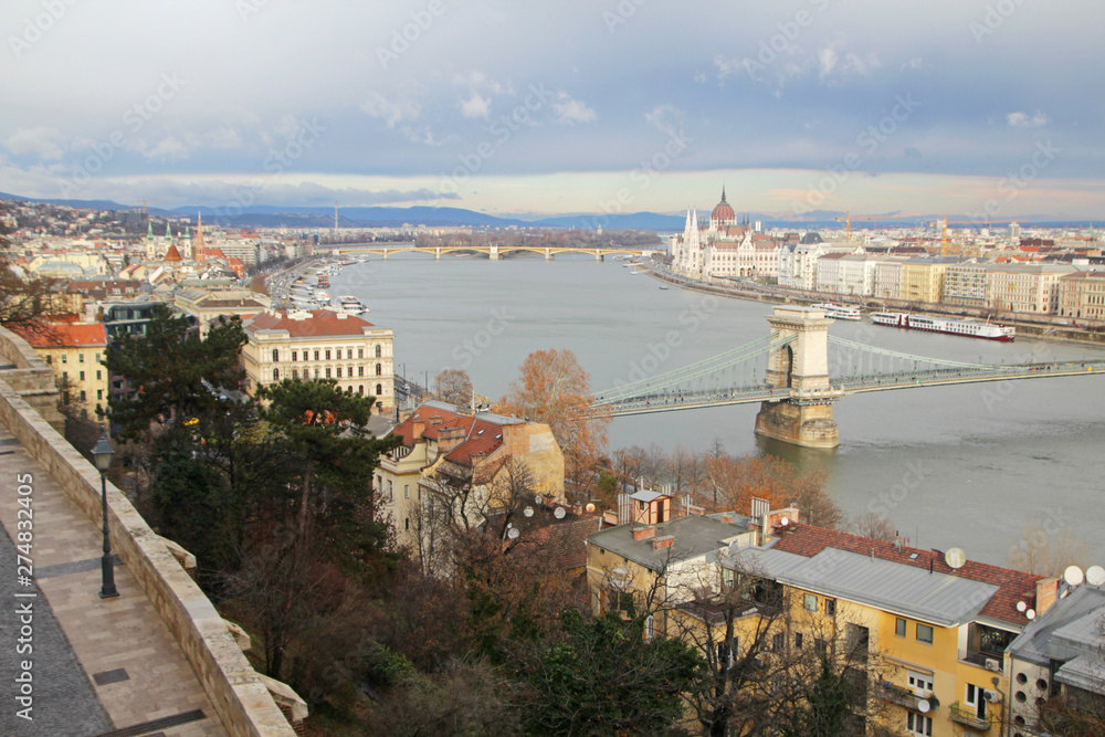 Fototapeta premium Szechenyi Chain Bridgem Budapest, Hungary 