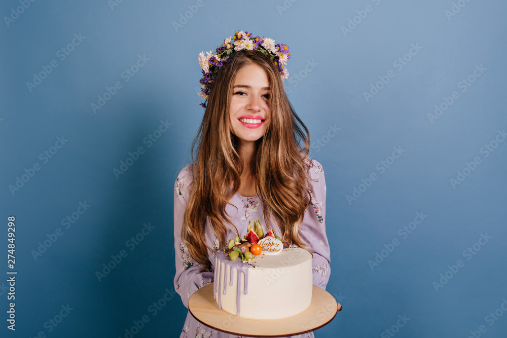 Alia Bhatt Poses With Her Birthday Cakes At Ellipsis - Koimoi-demhanvico.com.vn