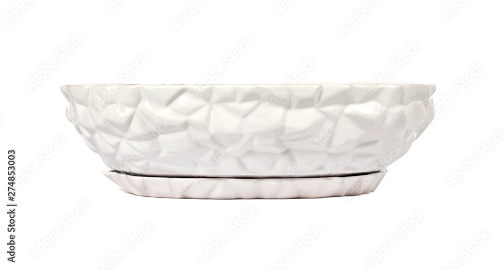 Obraz premium Empty ceramic white flower pot isolated on white background with clipping path